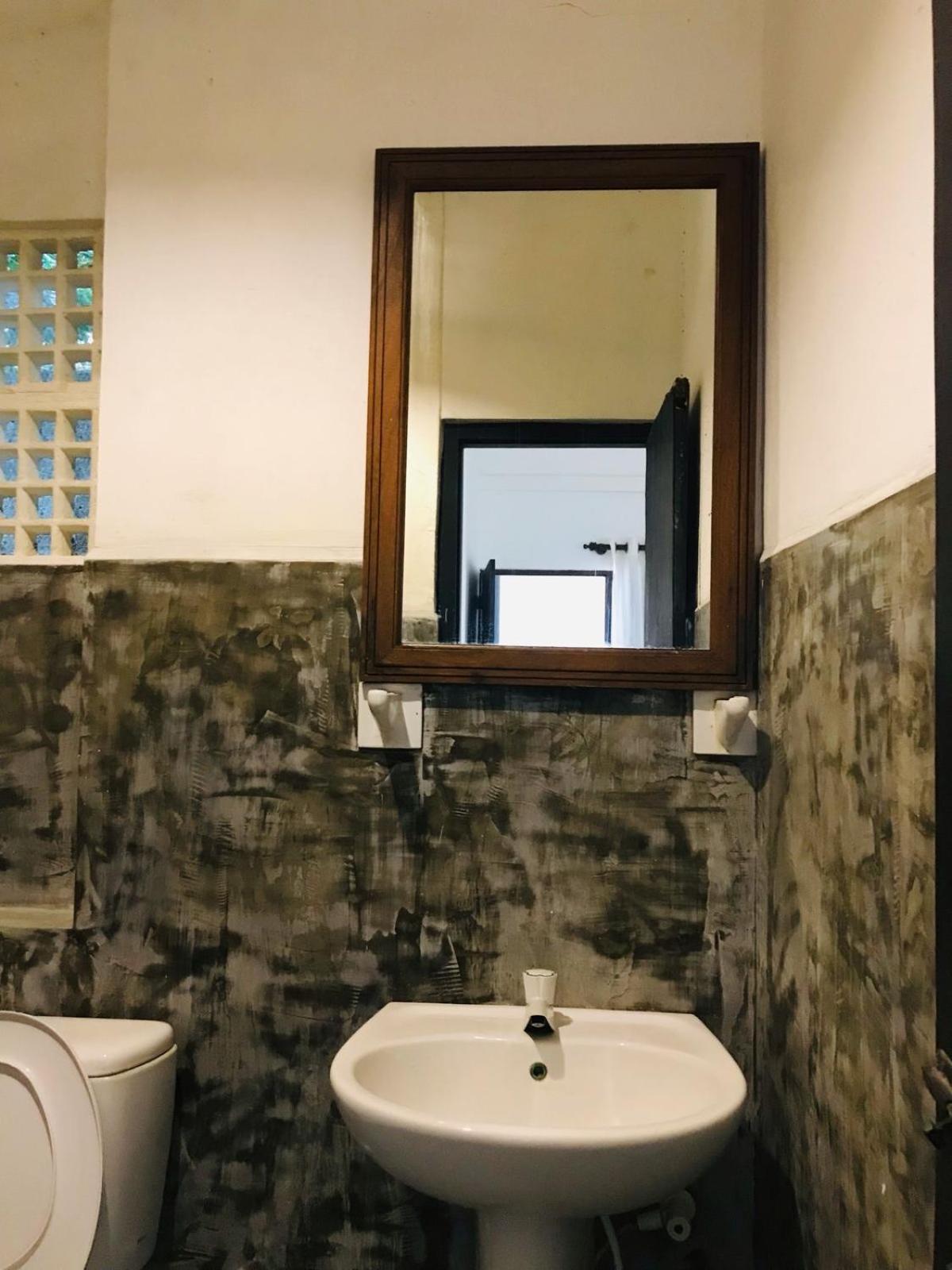 فندق مبيت وإفطار Curry Bowl Restaurant & Turtles Rest هيكادوفا